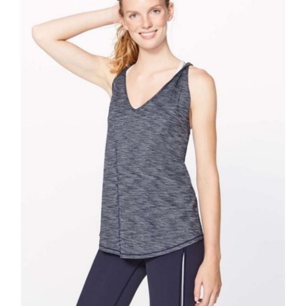 LULULEMON Women's Heathered Deep Navy Do the Twist V-Neck Navy Tank Sz M 1418